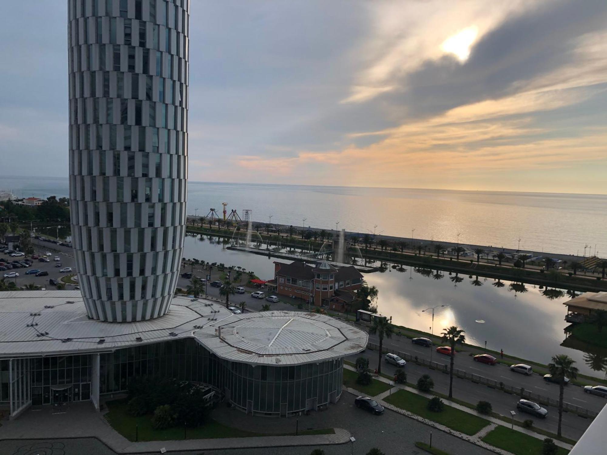Black Sea VI Dari Apartments Batumi Ngoại thất bức ảnh